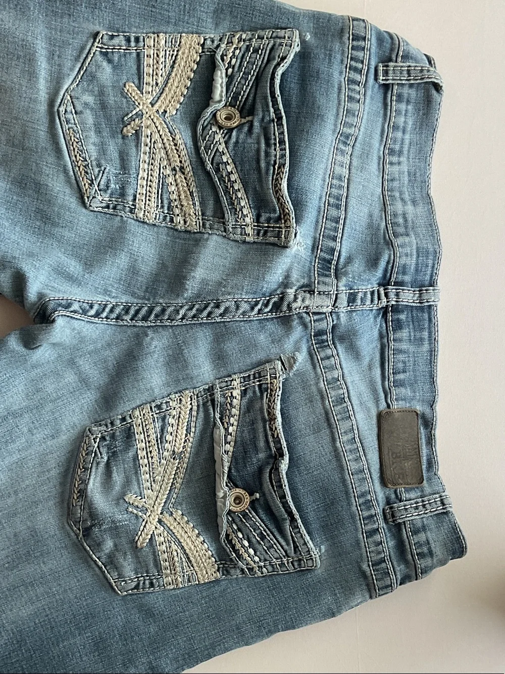BKE Denim “Carter” Bootleg  36L Distressed Light Blue Men's Jeans embroidered